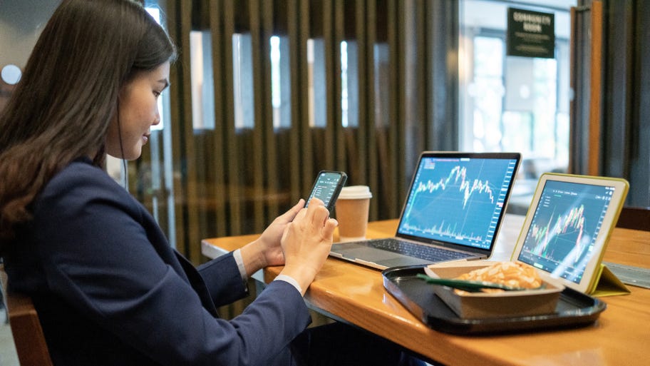 investing in cryptocurrency vs. traditional stocks